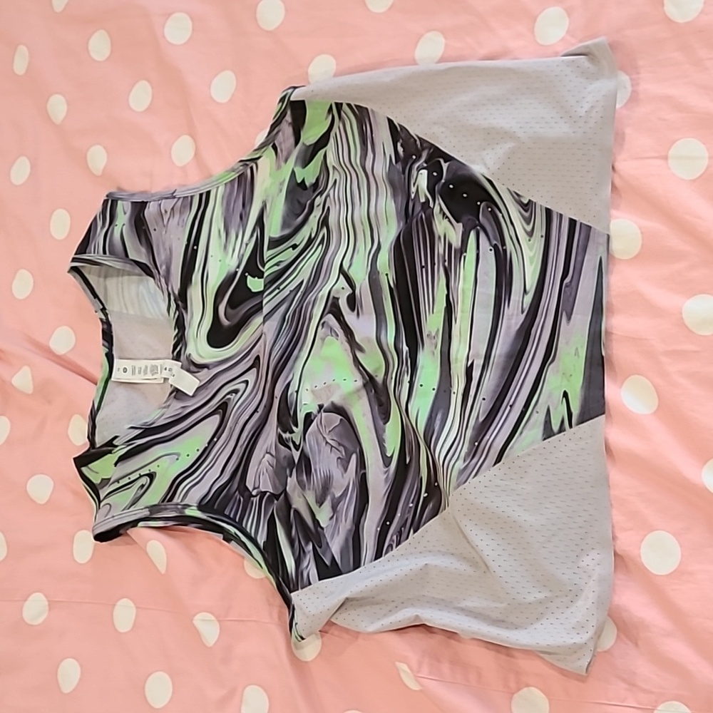 Lululemon top